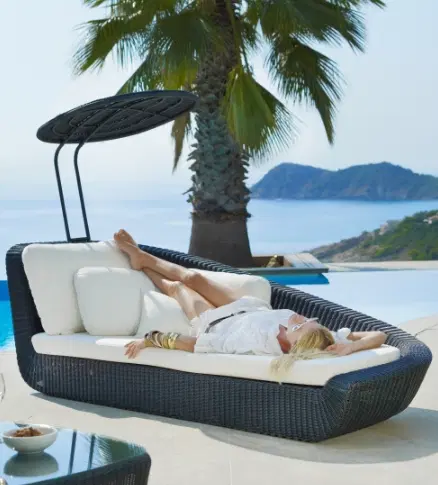 Daybeds & Cabanas